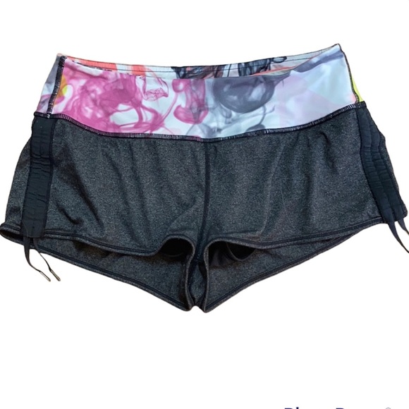 Lululemon Hot Move Short - Picture 2 of 5